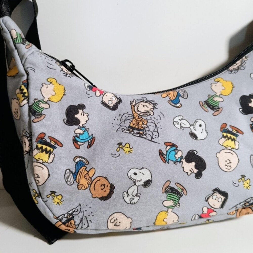 SOLD Custom Peanuts Snoopy Small Crescent Bag Grey - Picture 2 of 7